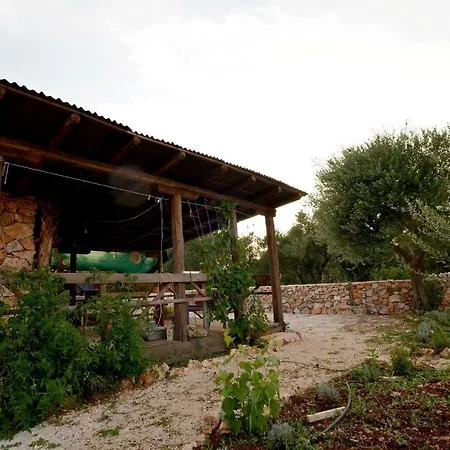 Luxury Boduja アパート