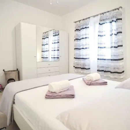 公寓 Luxury Boduja *