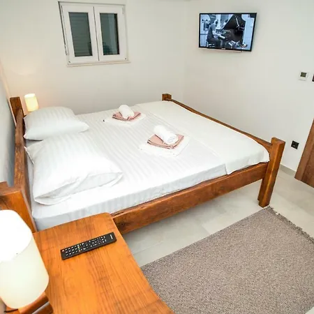 Luxury Boduja 公寓