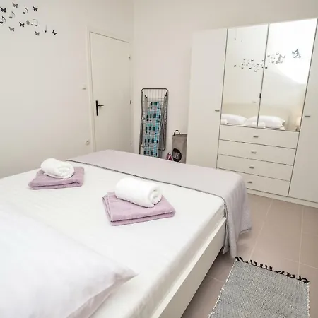 Luxury Boduja 公寓